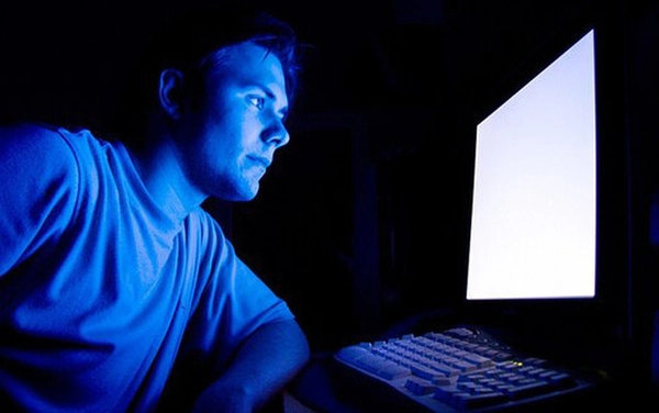 sinh viên cày deadline trong một chuyện tâm linh có thật