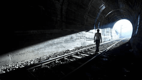 truyen-ma-co-that-anh-sang-cuoi-duong-ham
