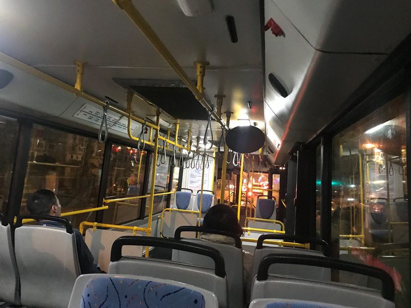 không gian lạnh lẽo của chuyện tâm linh có thật trên xe buýt