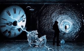 Khám phá sự thật kinh hoàng về chiếc gương cầu lồi trong hầm xe và câu truyện ma rùng rợn về lối thoát hiểm bị niêm phong lúc 12 giờ trưa tại trường học.